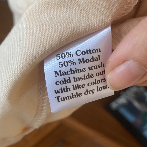 Pretty Powerful Tee - Picture 6 of 7